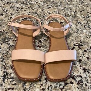 Cushionaire Women's Verona Studded one band sandals in a blush color